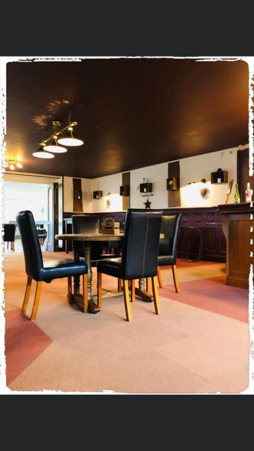 Hotel Le Bretagne Et Restaurant Le Papillon